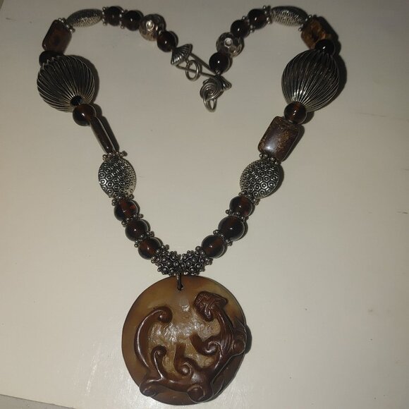 Large Statement Vintage Style Carved Brown Pendant Necklace Silver Beads Floral - Picture 12 of 16